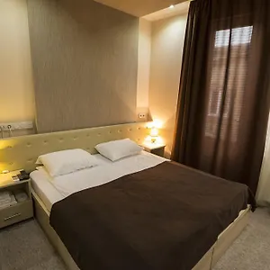3* מלון Tbiliseli